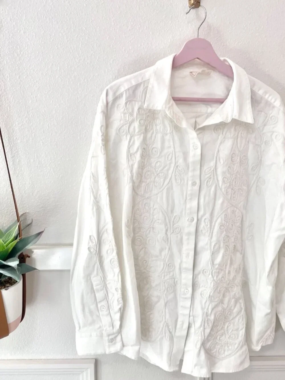 Sézane x Lucia Vergara Maxy Shirt Ecru with Daisy Embroidery Size FR 46 - Picture 2 of 6